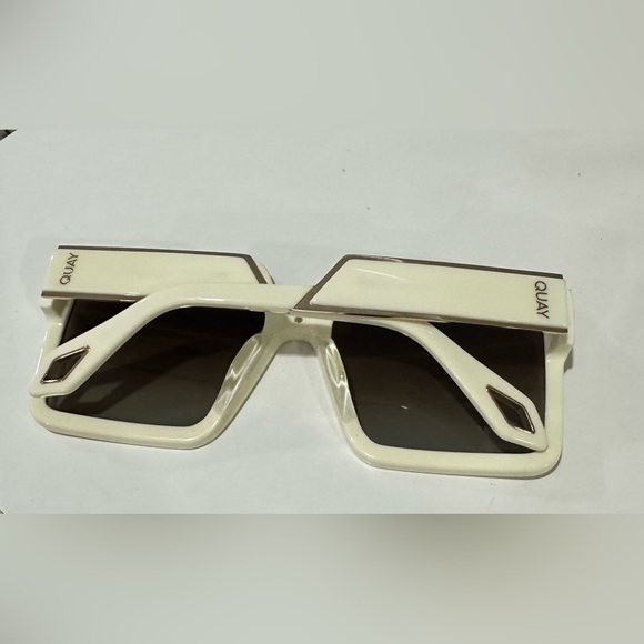 Quay Australia Almost Ready Oversized Sunglasses Ivory Brown Polarized. NWT - Picture 3 of 7